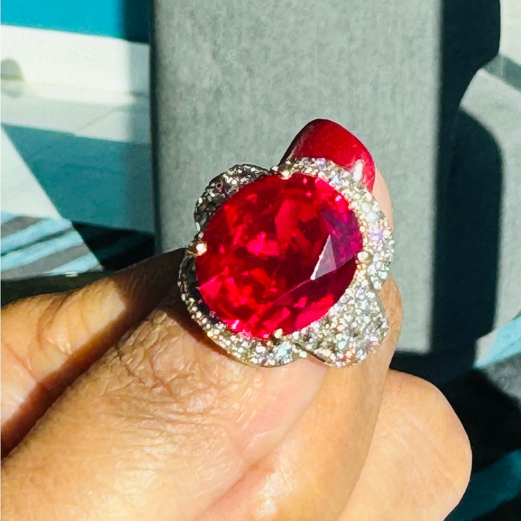 Beautiful Ruby Red Stone Diamond Ring